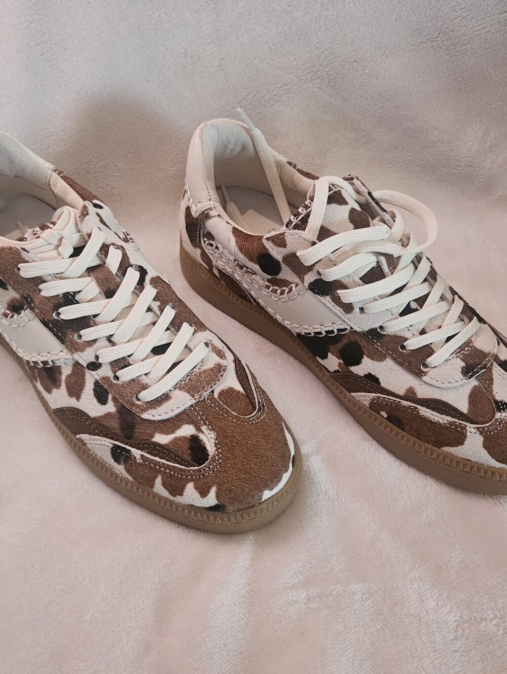 Dolce Vita Notice Stitch Sneakers in Cocoa
